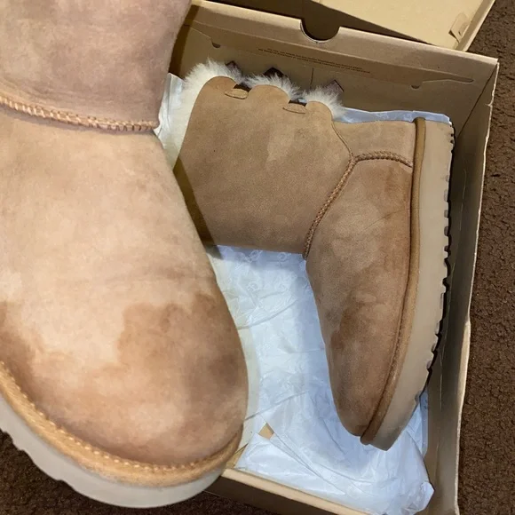 Brown ugg boots with bows - Picture 3 of 5